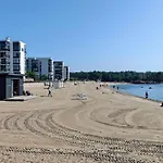 Modern Seaside - Metro & Market Nearby 헬싱키