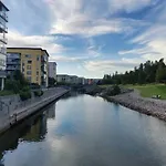 Modern Seaside - Metro & Market Nearby *
