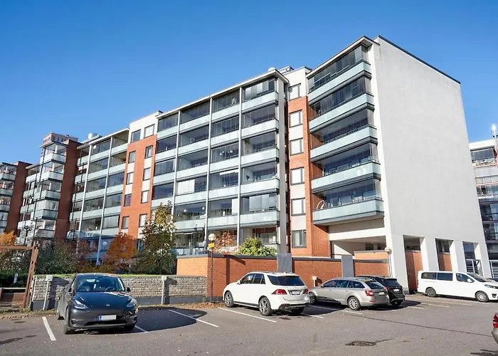 Modern Seaside - Metro & Market Nearby